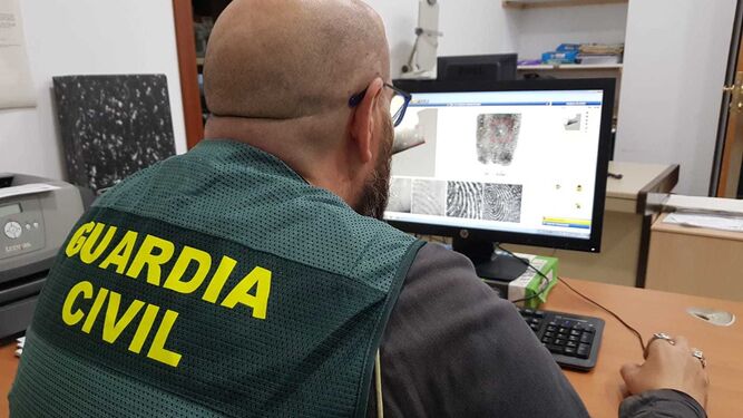 Uno de los agentes del Laboratorio de Criminalística de la Guardia Civil de Huelva que investigó el caso.