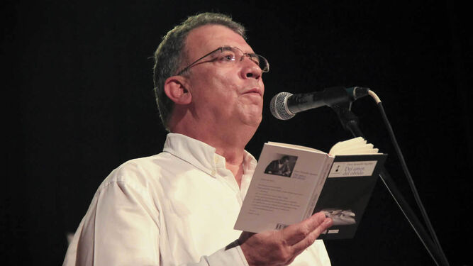 El poeta colombiano Darío Jaramillo.