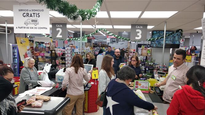 Un supermercado participante en la Gran Recogida el sábado.