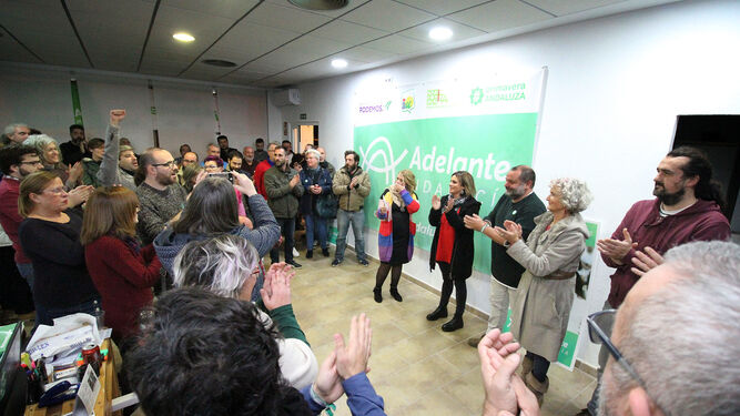 Reacciones de Adelante Andaluc&iacute;a en su sede de Huelva, en im&aacute;genes