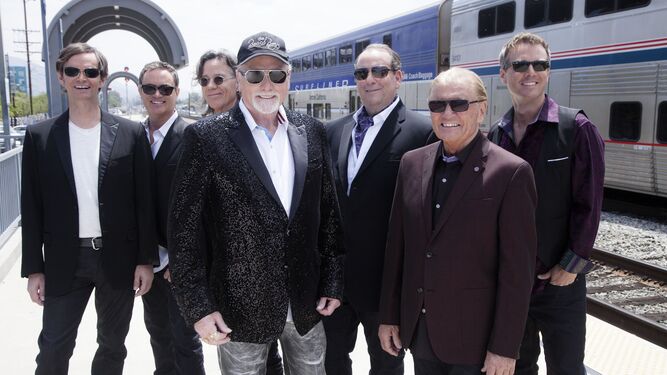 Formación actual de The Beach Boys.