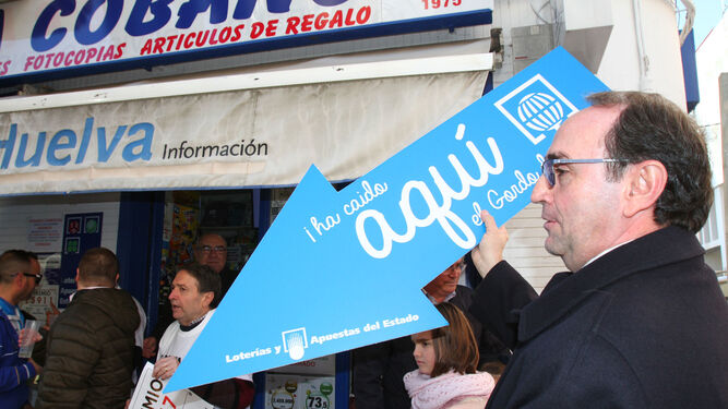 Alegr&iacute;a en Huelva tras tocar por primera vez el gordo en la capital.
