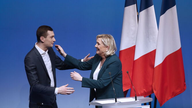 Le Pen y Jordan Bardella, en la presentación de la campaña.