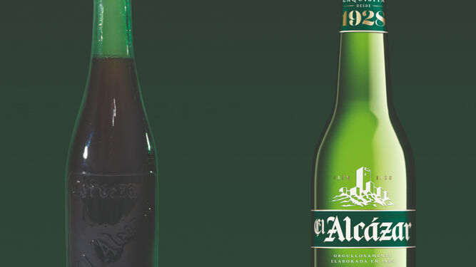 La botella antigua y la nueva de la marca que relanzará Heineken.