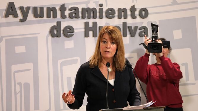 La portavoz del PP en el Ayuntamiento, Pilar Miranda, en rueda de prensa esta mañana.