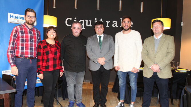 Tertulia deportiva de Huelva Informaci&oacute;n, con los invitados Marc Martinez , portero del Recreativo de Huelva y Gabriel Cruz, alcalde de Huelva
