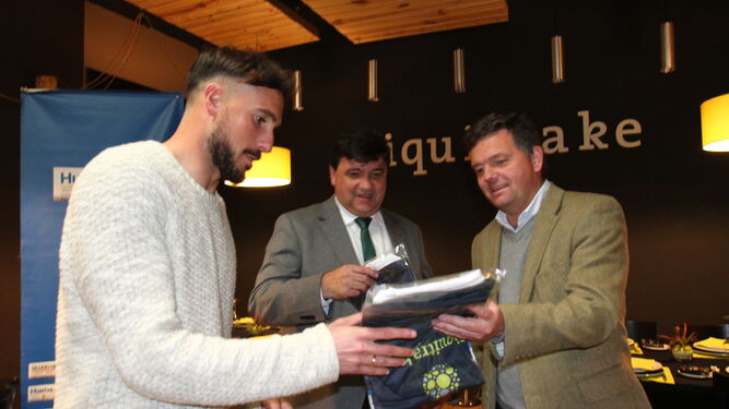 Tertulia deportiva de Huelva Informaci&oacute;n, con los invitados Marc Martinez , portero del Recreativo de Huelva y Gabriel Cruz, alcalde de Huelva