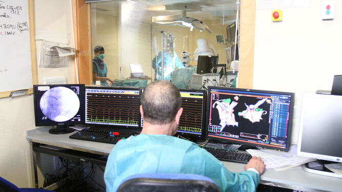 El Hospital Juan Ram&oacute;n Jim&eacute;nez implanta los dos primeros marcapasos sin cable en pacientes onubenses
