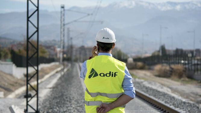 Obras en la línea ferroviaria en la provincia de Granada.