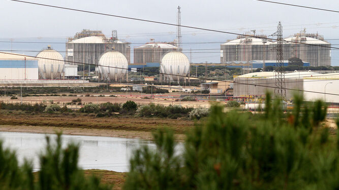 Huelva forma el segundo enclave industrial del país.