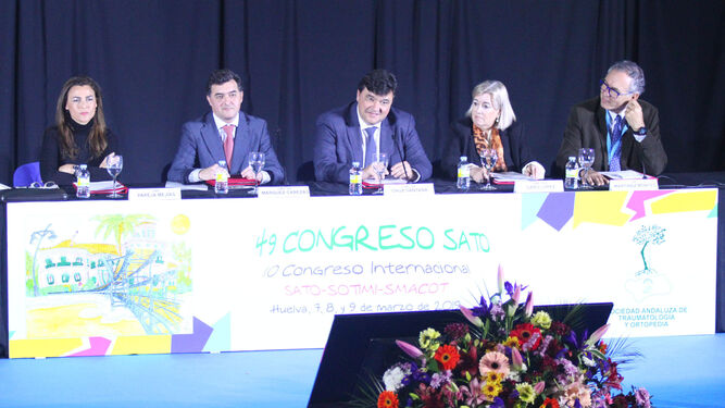 Mesa inaugural del Congreso de la SATO.