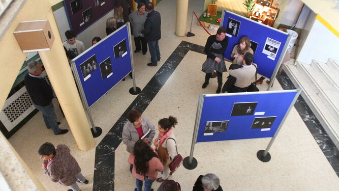 La muestra fotográfica está expuesta en el hall del centro educativo hasta el 16 de marzo.
