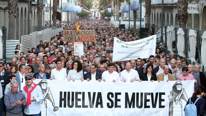 Huelva Se Mueve, im&aacute;genes de la manifestaci&oacute;n del 15-M