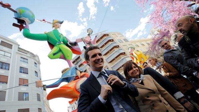 El presidente del PP, Pablo Casado, y su homómima del PP valenciano, Isabel Bonig, ayer en Valencia.