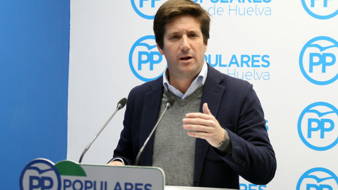 Guillermo García Longoria, en una de sus ruedas de prensa en la sede del PP.