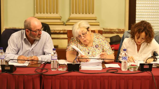 Imágenes del pleno celebrado en el Ayuntamiento de Huelva