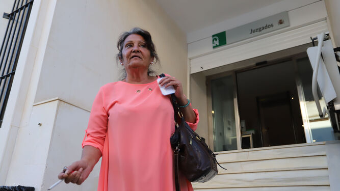 Josefa Carmina G.C., a su salida de los juzgados de Valverde en la tarde de ayer.