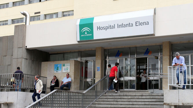 Entrada al hospital Infanta Elena.