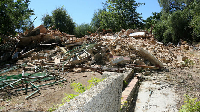 La imagen muestra lo que quedó de la casa tras la demolición.