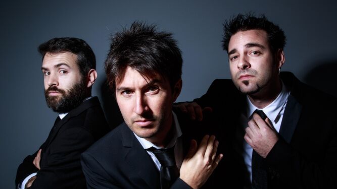 José Recacha, Dani Escortell y Javi  Ruibal , los músicos que componen el trío portuense Glazz.