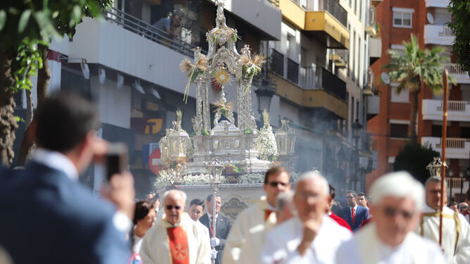 Im&aacute;genes del Corpus Christi recorriendo las calles de Huelva