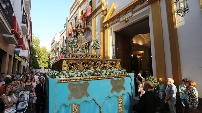 Procesión del Corpus por las calles de Huelva.