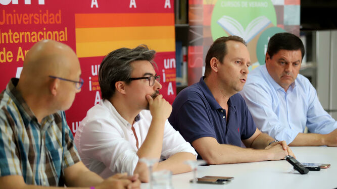 Florentino Felgueroso, David Troncoso, José Ignacio García y Agustín Galán en la presentación del curso de verano en la UNIA.