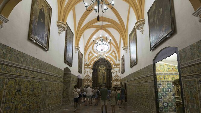 La Capilla del Palacio Gótico, con sus valiosos azulejos renacentistas.