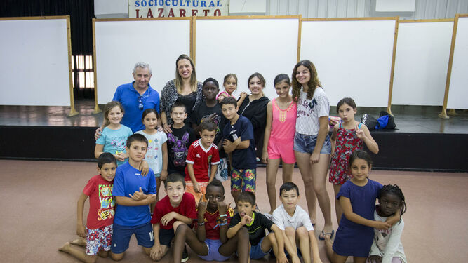 Visita de María José Pulido a las Escuelas de Verano del Ayuntamiento de Huelva.