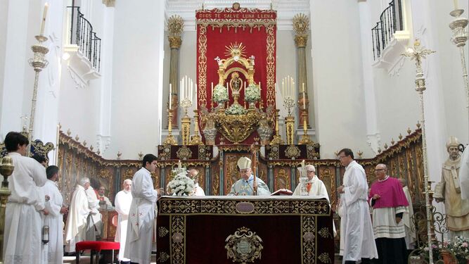 El obispo de Huelva, en la función principal del 8 de septiembre del pasado año.