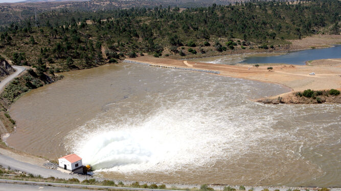 La presa del Andévalo suministrará agua a los cultivos de la Comunidad de Regantes Andévalo Minero