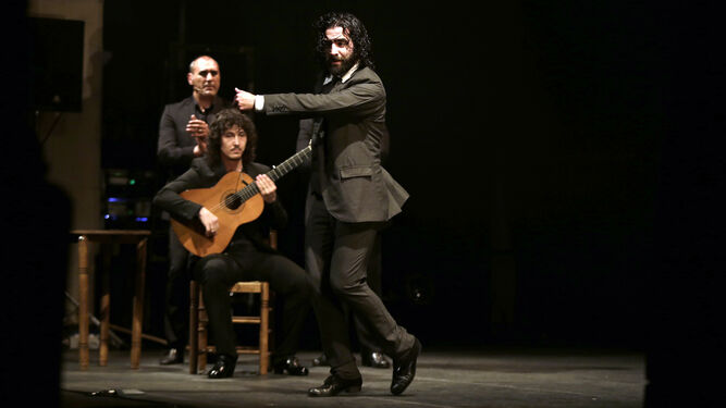 Antonio Molina 'El Choro', en el escenario con un espectáculo anterior, 'Aviso: Bayle de jitanos'.