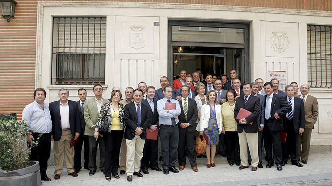 Foto del pleno de la Cámara y autoridades tras el proceso electoral de 2010.