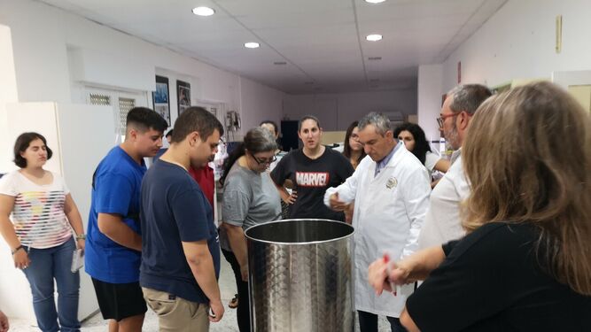 Producción de vino a través de prácticas en la EFA Campomar