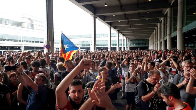 Los independentistas salen a las calles en Catalu&ntilde;a para protestar por la sentencia del 'proc&eacute;s'