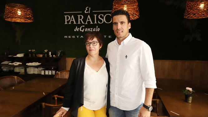 María Eugenia Lorenzo y Juan Antonio Zamora, ayer en el restaurante El Paraíso de Gonzalo.