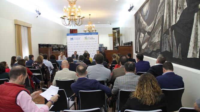Reunión del Patronato Provincial de Turismo en el Salón de Plenos de Diputación.