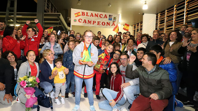 Im&aacute;genes de Blanca Betanzos en su llegada a Huelva