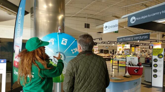 Campaña 'Dona Vida al Planeta' en el Carrefour.