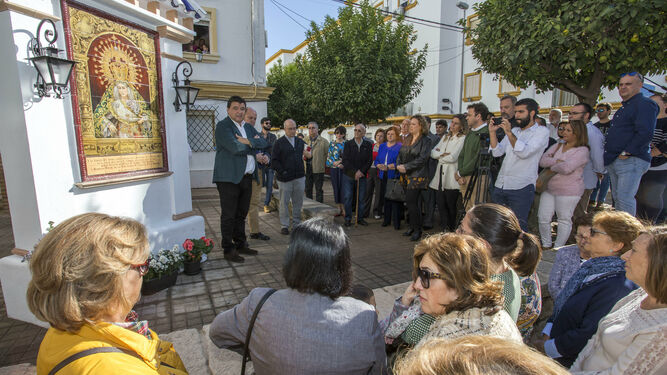 Inauguración del azulejo y el monolito de la Virgen del Amor de Huelva.