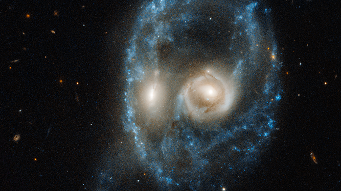 Sistema galáctico AM 2026-424