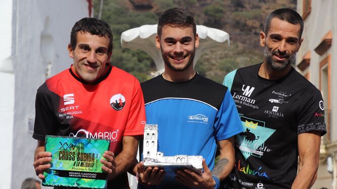 De izquierda a derecha, los finalistas Janeiro, Antonete y Macías
