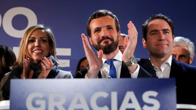 Pablo Casado tras conocer los resultados de la noche electoral.