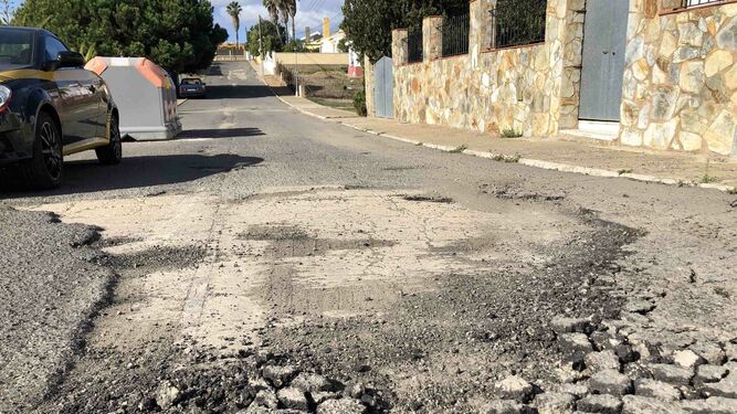 Estado de deterioro en que se encuentra el asfaltado de las calles.