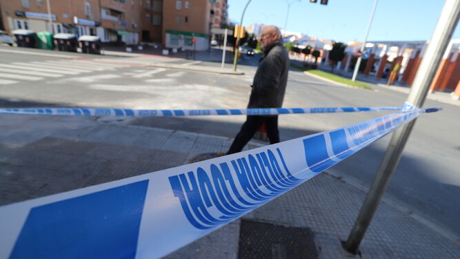 Im&aacute;genes del lugar del accidente que le cost&oacute; la vida a una joven de 22 a&ntilde;os en Fuerzas Armadas, Huelva