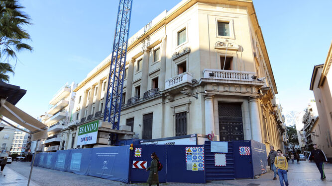 Estado en el que se encontraba ayer el antiguo edificio del Banco de España y futura sede del Museo Arqueológico de Huelva.