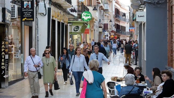 Imagen de establecimientos comerciales en el centro de Huelva.
