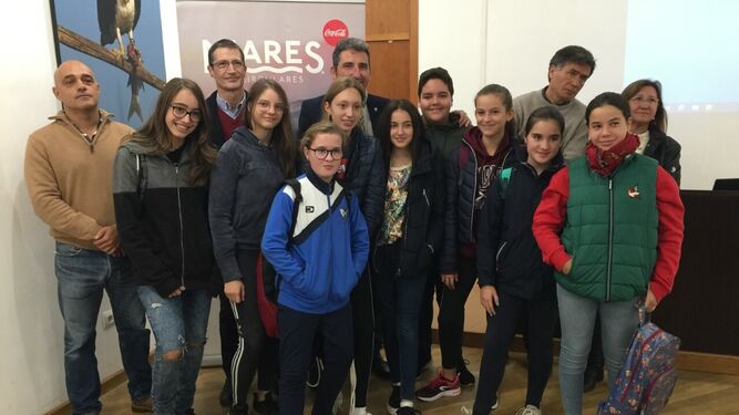 Los alumnos del IES Santo Ángel de Huelva en su visita a Marismas del Odiel.