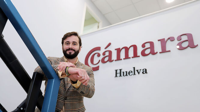 Daniel Toscano lleva poco más de una semana en la sede de la Cámara de Comercio de Huelva.