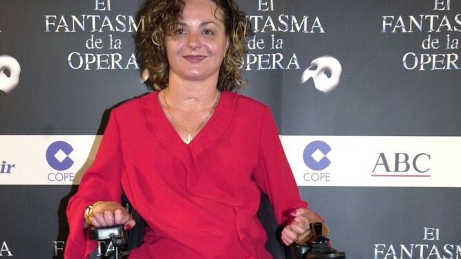 Azucena Hernández, postrada en una silla de ruedas, en una de sus últimas apariciones